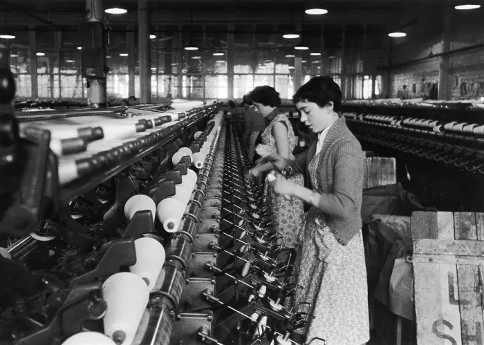 Framed Print : Lancashire Mill Girls Framed Print : Lancashire Mill Girls