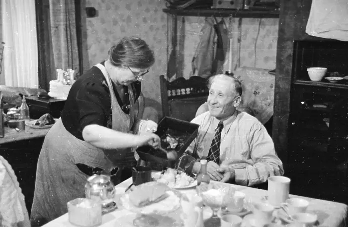 Framed Print : Landlady And Lodger Framed Print : Landlady And Lodger