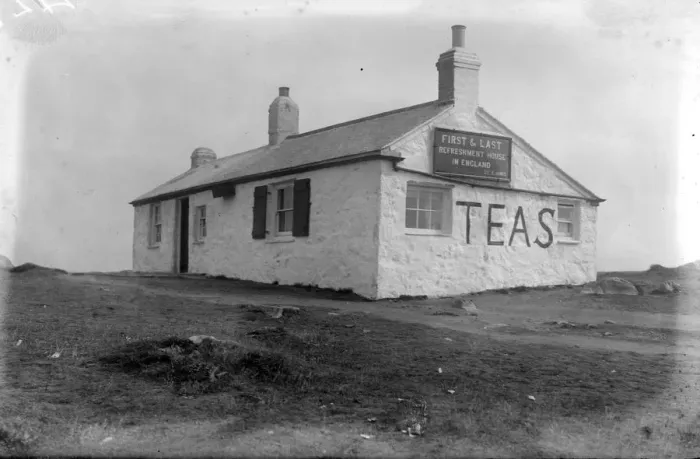 Framed Print : Lands End Teas