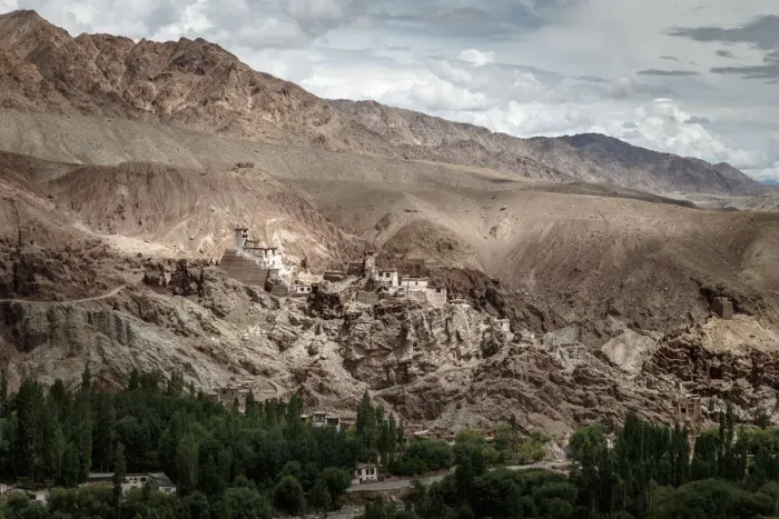 Framed Print : Landscape of Basgo Monastery Framed Print : Landscape of Basgo Monastery