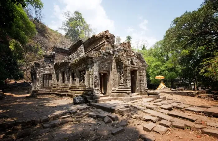 Framed Print : Laos, Champasak, Ruins of Wat Phou (Vat Phu), former Khmer Hindu temple complex Framed Print : Laos, Champasak, Ruins of Wat Phou (Vat Phu), former Khmer Hindu temple complex
