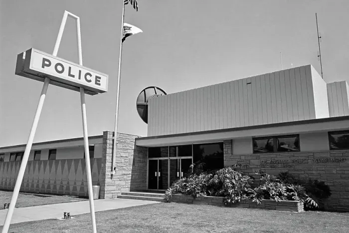 Framed Print : LAPD West Valley Station, Reseda, San Fernando Valley, LA Framed Print : LAPD West Valley Station, Reseda, San Fernando Valley, LA
