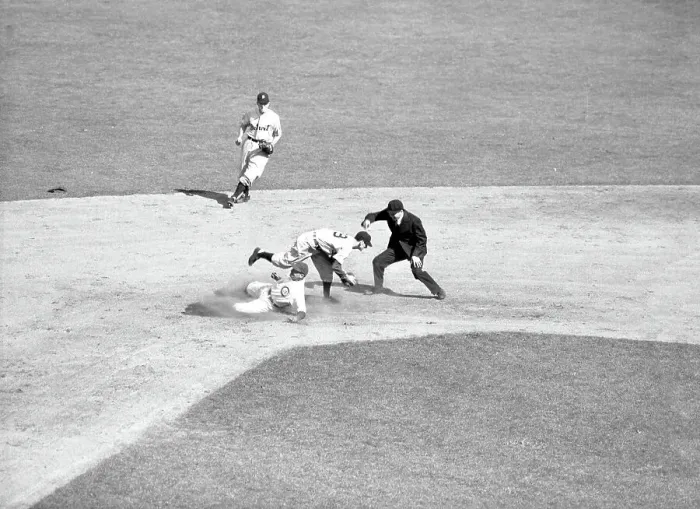 Framed Print : Larceny Doesn't Take as Tigers Defeat Cubs