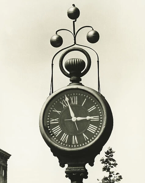 Large street clock, (B&W), (High section)
