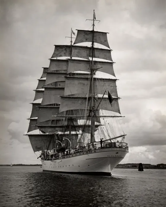 Framed Print : Large vintage ship under full sail Framed Print : Large vintage ship under full sail