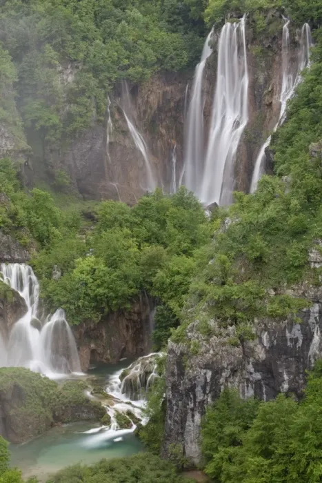Framed Print : Large Waterfall or Veliki Slap, Plitvice Lakes National Park, UNESCO World Heritage Site, Croatia, Europe Framed Print : Large Waterfall or Veliki Slap, Plitvice Lakes National Park, UNESCO World Heritage Site, Croatia, Europe