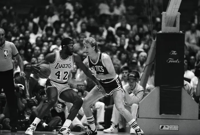 Framed Print : Larry Bird Guarding Los Angeles Lakers James Worthy Framed Print : Larry Bird Guarding Los Angeles Lakers James Worthy