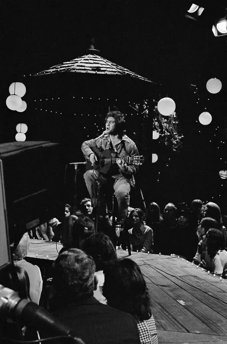 Framed Print : Larry Gatlin