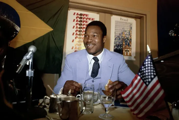 Framed Print : Larry Holmes Framed Print : Larry Holmes