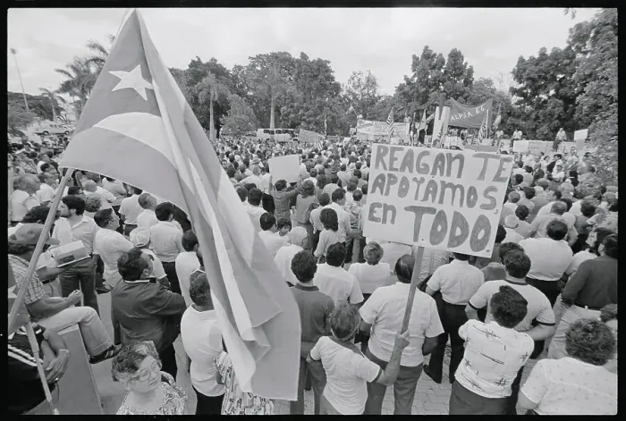 Framed Print : Latins Supporting Ronald Reagan