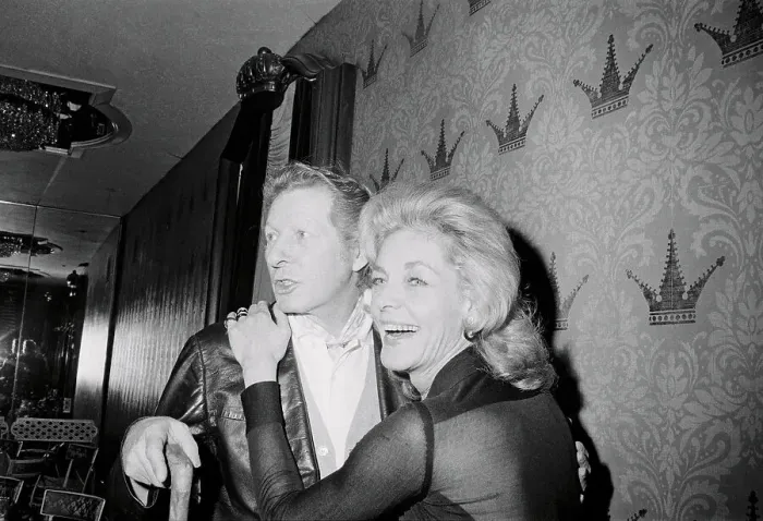Framed Print : Lauren Bacall Embracing Danny Kaye Framed Print : Lauren Bacall Embracing Danny Kaye
