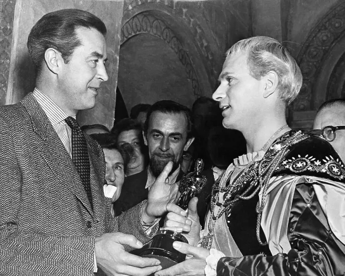 Framed Print : Laurence Olivier Getting Special Oscar Framed Print : Laurence Olivier Getting Special Oscar