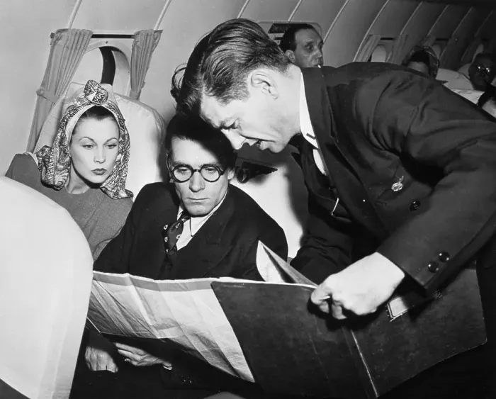 Framed Print : Laurence Olivier with Vivien Leigh As Passengers on Planes Framed Print : Laurence Olivier with Vivien Leigh As Passengers on Planes