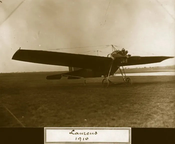 Framed Print : Laurens. December 1910: An Esnault-Pelterie REP influenced design of monoplane Framed Print : Laurens. December 1910: An Esnault-Pelterie REP influenced design of monoplane