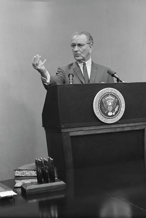 Framed Print : LBJ Sign The Federal Budget, 1968 Framed Print : LBJ Sign The Federal Budget, 1968