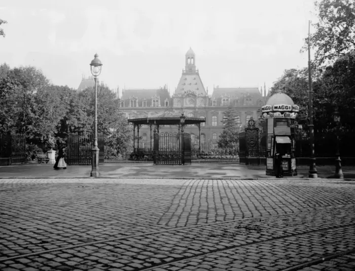 Framed Print : Le Havre. circa 1911: The Town Hall and public gardens at Le Havre Framed Print : Le Havre. circa 1911: The Town Hall and public gardens at Le Havre
