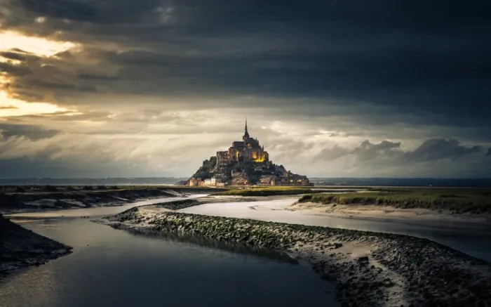 Framed Print : Le Mont Saint Michel, France Framed Print : Le Mont Saint Michel, France