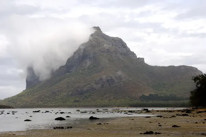 Framed Print : Le Morne Braban mountain in teh clouds, UNESCO world heritage, Mauritius Framed Print : Le Morne Braban mountain in teh clouds, UNESCO world heritage, Mauritius