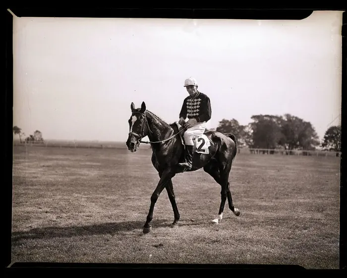 Framed Print : L.E. Stoddard Winning the Pipen Rock