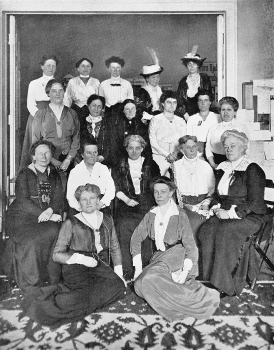 Framed Print : Leaders of International Suffrage Movement 1914 Framed Print : Leaders of International Suffrage Movement 1914