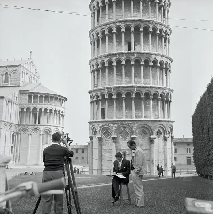 Framed Print : Leaning Tower of Pisa Framed Print : Leaning Tower of Pisa