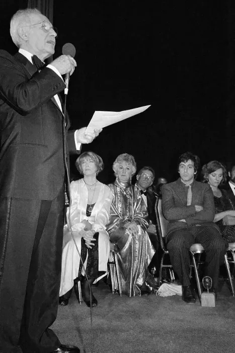 Framed Print : Lee Strasberg Speaking at Ceremony Framed Print : Lee Strasberg Speaking at Ceremony