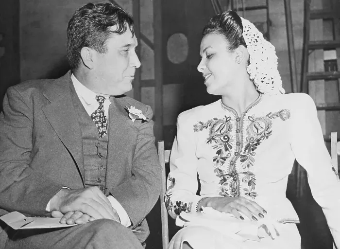 Framed Print : Lena Horne Chatting with Wendell L. Willkie Framed Print : Lena Horne Chatting with Wendell L. Willkie