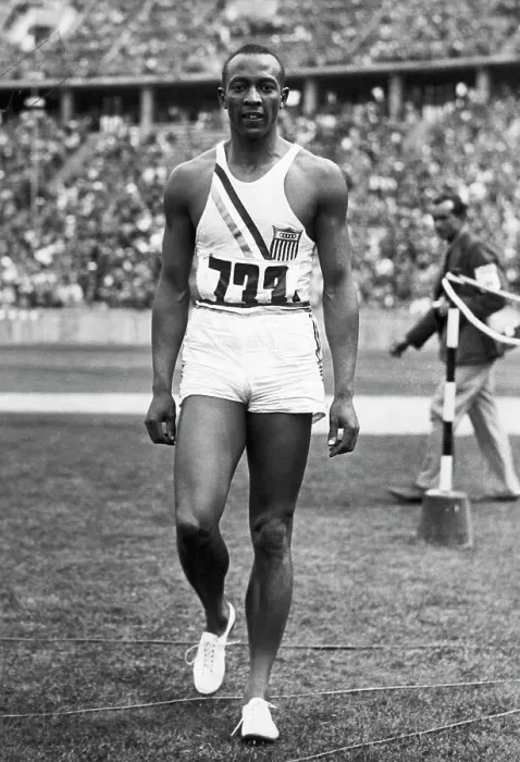 Framed Print : Full Length Photo Of Jesse Owens Framed Print : Full Length Photo Of Jesse Owens
