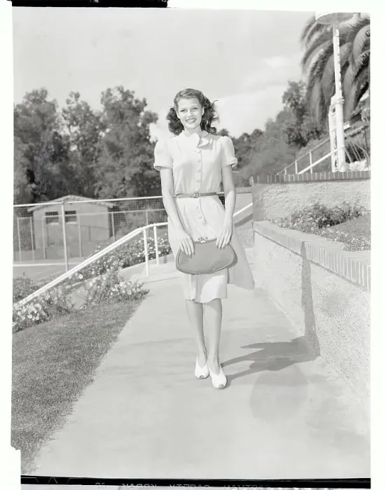 Framed Print : Full Length Portrait of Rita Hayworth Framed Print : Full Length Portrait of Rita Hayworth