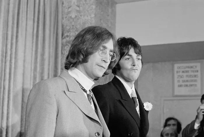 Framed Print : Lennon and McCartney Announce Forming of Apple Corps