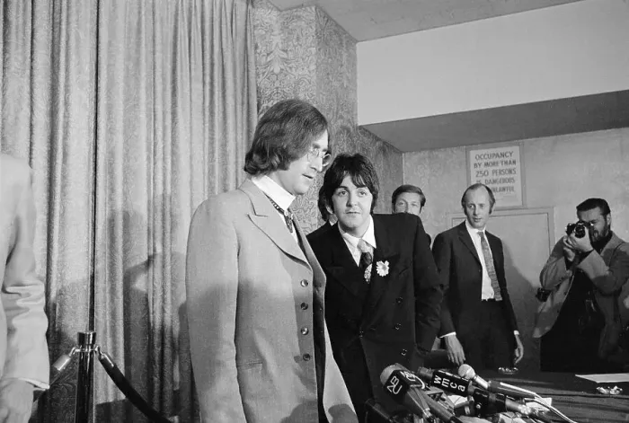 Framed Print : Lennon and McCartney Announce Forming of Apple Corps Framed Print : Lennon and McCartney Announce Forming of Apple Corps