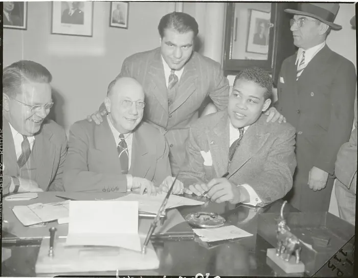 Framed Print : Leon Rains Explaining Contract to Fighters Framed Print : Leon Rains Explaining Contract to Fighters