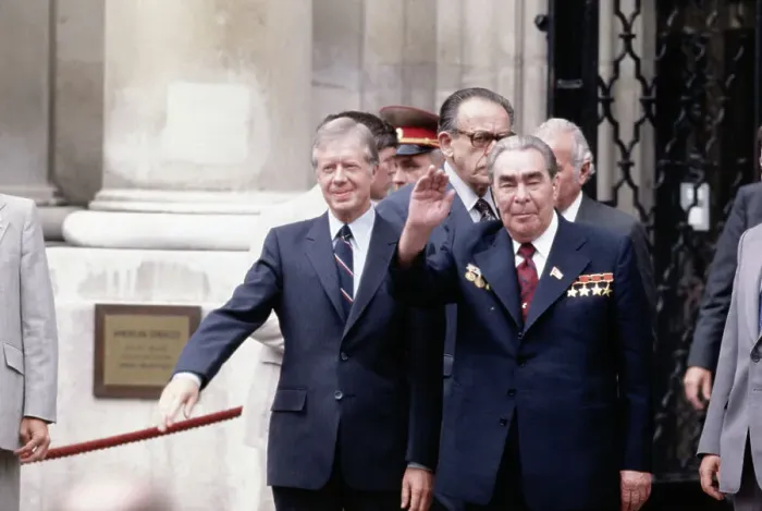Framed Print : Leonid Brezhnev with Jimmy Carter Framed Print : Leonid Brezhnev with Jimmy Carter