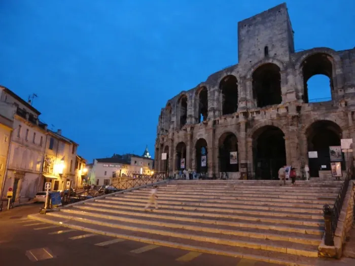 Framed Print : Les Arenes Amphitheatre, Roman Style, Arles, France Framed Print : Les Arenes Amphitheatre, Roman Style, Arles, France