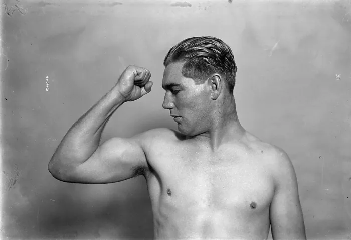 Framed Print : Les Darcy. CIRCA 1900: Australian boxer James Leslie 'Les' Darcy poses for a portrait Framed Print : Les Darcy. CIRCA 1900: Australian boxer James Leslie 'Les' Darcy poses for a portrait