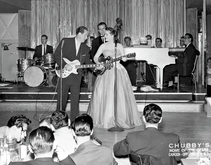 Framed Print : Les Paul & Mary Ford Performing Framed Print : Les Paul & Mary Ford Performing