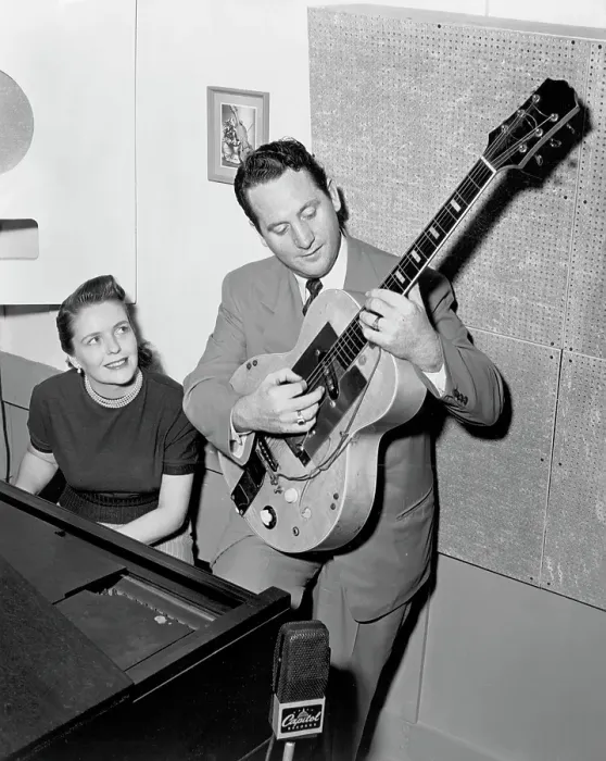 Framed Print : Les Paul & Mary Ford Recording For Capitol Records Framed Print : Les Paul & Mary Ford Recording For Capitol Records
