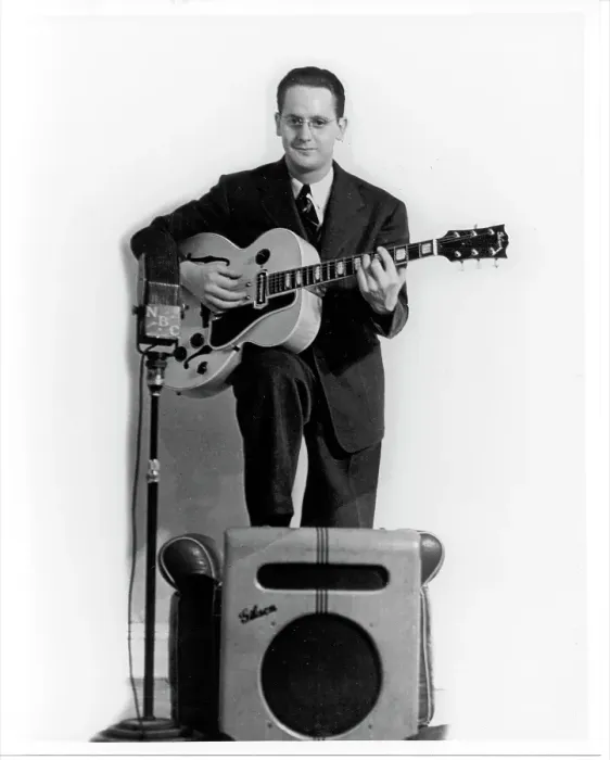 Framed Print : Les Paul Portrait Framed Print : Les Paul Portrait