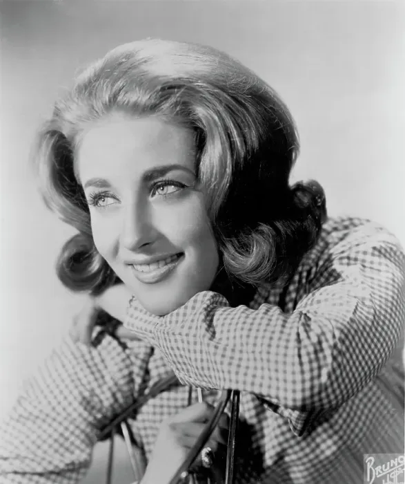 Framed Print : Lesley Gore Framed Print : Lesley Gore