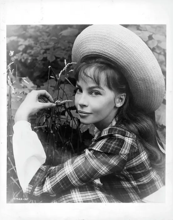 Framed Print : Leslie Caron In Gigi Framed Print : Leslie Caron In Gigi