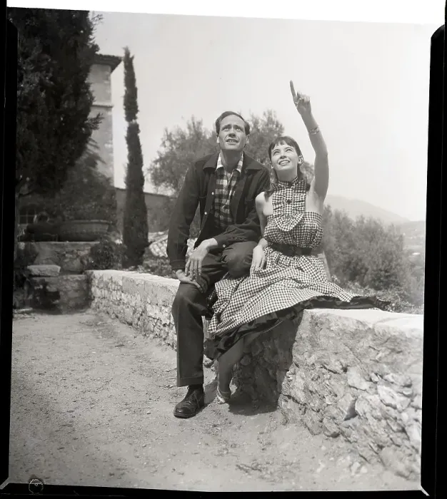 Framed Print : Leslie Caron With Mel Ferrer On Terrace Framed Print : Leslie Caron With Mel Ferrer On Terrace