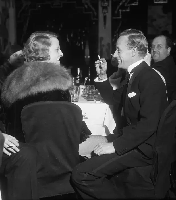 Framed Print : Leslie Howard with His Wife