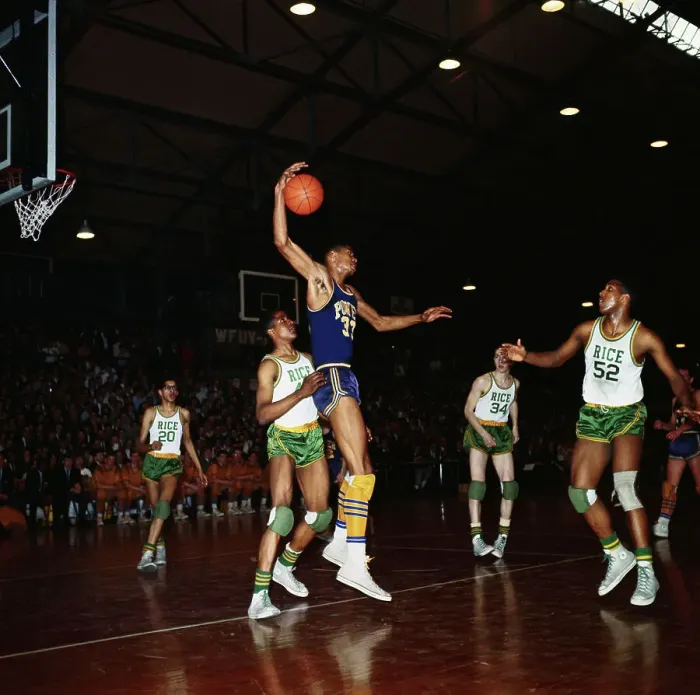Framed Print : Lew Alcindor Shooting Ball from Foul Line Framed Print : Lew Alcindor Shooting Ball from Foul Line
