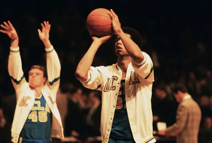 Framed Print : Lew Alcindor Shooting for Basket Framed Print : Lew Alcindor Shooting for Basket