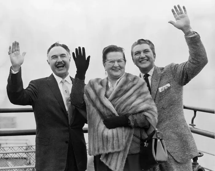 Framed Print : Liberace with his mother and brother, George, upon their arrival at Southampton Framed Print : Liberace with his mother and brother, George, upon their arrival at Southampton