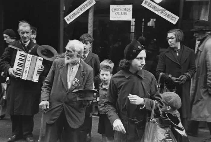 Framed Print : Life in the Lambeth Walk