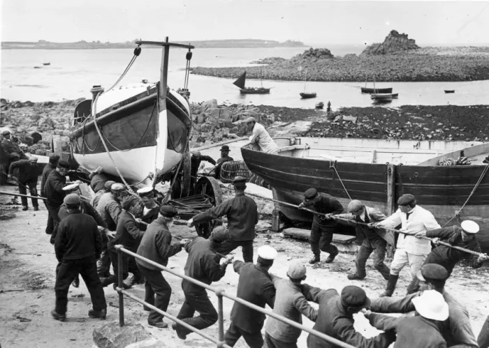 Framed Print : Lifeboat Pull Framed Print : Lifeboat Pull