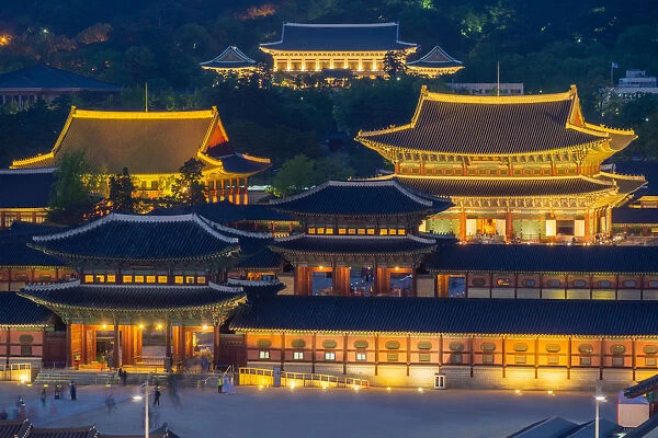 Light illumination Geyongbokgung Palace in Seoul at night, South Korea