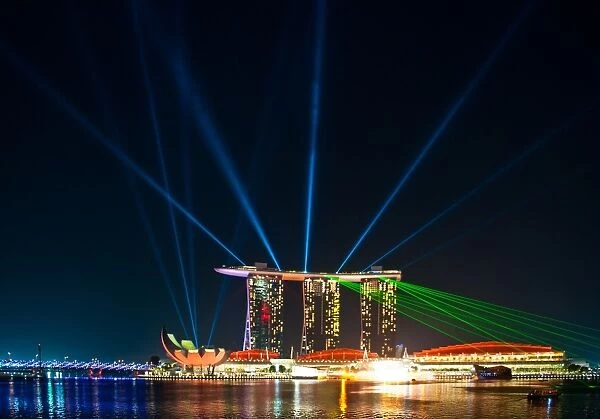 Lightshow at Marinabay from Merlion park