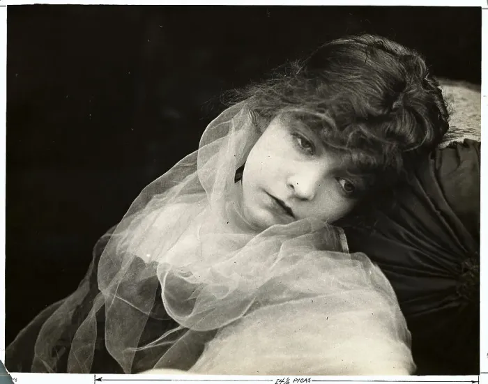 Framed Print : Lillian Gish Starring in The Lily and The Rose Framed Print : Lillian Gish Starring in The Lily and The Rose